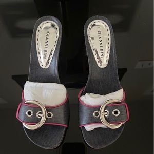 Gianni Bini Patent leather Denim blue slip-on with pink trim sandals size 7.5M.